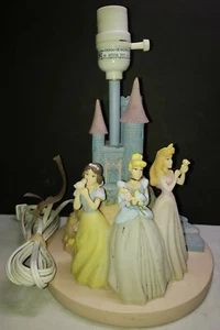 VINTAGE STYLE RARE DISNEY "CINDERELLA, RAPUNZEL & SNOW WHITE" LAMP - Picture 1 of 12