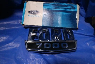 Nuevo de Lote Original Ford 1983 F7000 Camión Grande Emblema Insignia Ornamento Foto 1 de 2