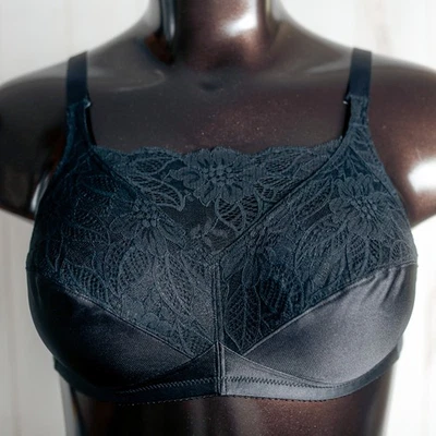 Amoena 40C Wireless Breathable Soft Cup Lace Full Coverage Retro Bra Black - Image 1 of 4