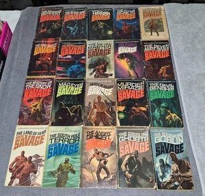 60 Vintage Doc Savage Bantam Paperback Lot Kenneth Robeson - Imagen 1 de 24