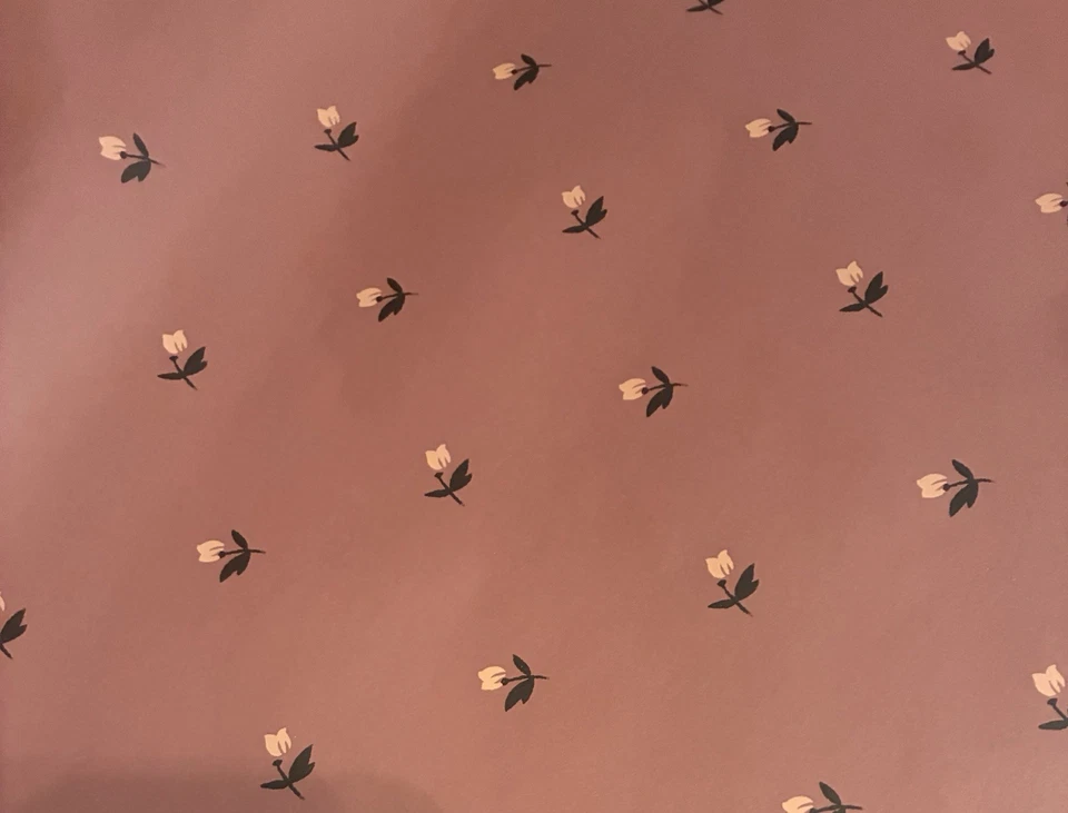 Papel pintado de colección 1982 F. Schumacher flores rosa oscuro - 2 rollos aprox 14 pies en total Foto 1 de 4