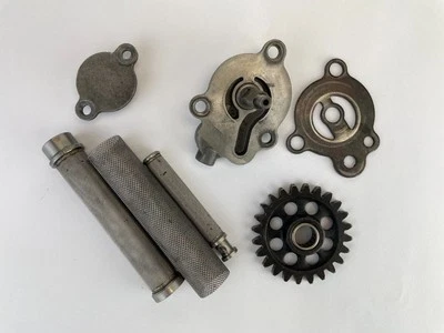 HUSQVARNA TE 450 2006 OIL PUMP GEAR INNER OUTER COVER FILTERS 800099864 - Изображение 1 из 4