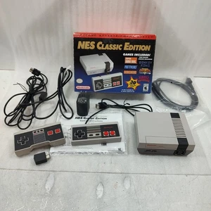 Autentica Nintendo Classic Edition NES Mini Console 30 Giochi Controller Extra  - Foto 1 di 7