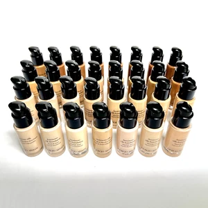 Giorgio Armani - Luminous Silk - Micro-fil™ Foundation - .6fl.oz. (18 ml) - Picture 1 of 34