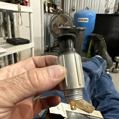 N.O.S. 1969-1974 Chevrolet & GMC Truck Cigarette Lighter # 994668 - Image 1 of 4