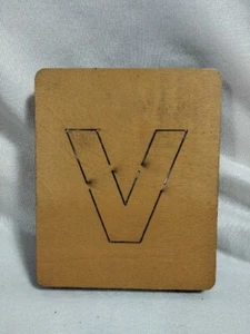 Lettera V 4" Accu-Cut Accucut Ellison Fustelle Educative Legno 5x6 Arti e Mestieri - Foto 1 di 3