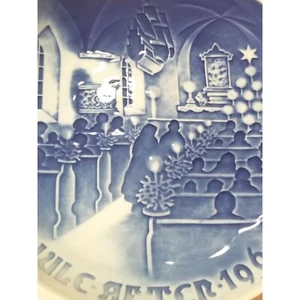1968 Bing & Grondahl Christmas Plate Blue Porcelain Christmas In Church 7" MCM - Picture 1 of 5