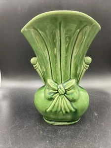 VTG 1930-40s Shawnee Pottery Emerald Green Bow Vase 8.75” #819 USA - Picture 1 of 9