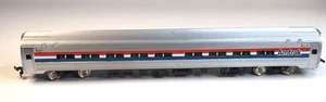 BACHMANN - 85' BUDD Carrozza passeggeri "AMTRAK" #21917 (illuminata) - Scala HO - Foto 1 di 10