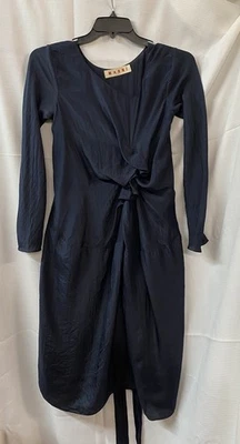 Vestido vintage Marni 100 % seda en azul marino talla 44 bebé muñeca corte con frente bullicioso. Foto 1 de 4