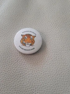 Suffolk Wildlife and Rare Breeds Park Vintage Badge - Foto 1 di 3
