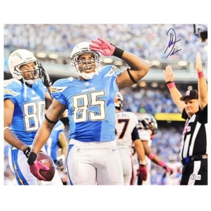 Antonio Gates Signed Pose 2 Football 16x20 Photo (Beckett) - Picture 1 of 1