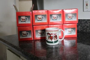 8 Pack of CHRISTMAS / HOLIDAY COFFEE MUG(s) - WINDSOR HORSE - NEW and Vintage! - Picture 1 of 9