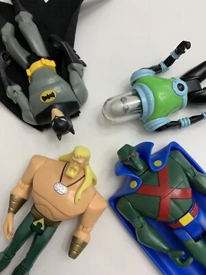 4 figuras de superhéroes de DC Comics Mattel Aquaman Martian Manhunter Mr. Freeze Foto 1 de 4