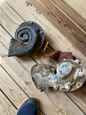 1971 1970 Chrysler Newport CORE untested horn lot of 2 70 71 Mopar Prestolite - Image 1 of 4