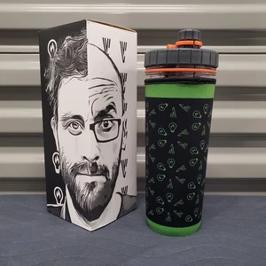Assassin’s Water Bottle Dual-Chamber Bottle P3M1 Sleeve 30oz  900ml New Open Box - Picture 1 of 15