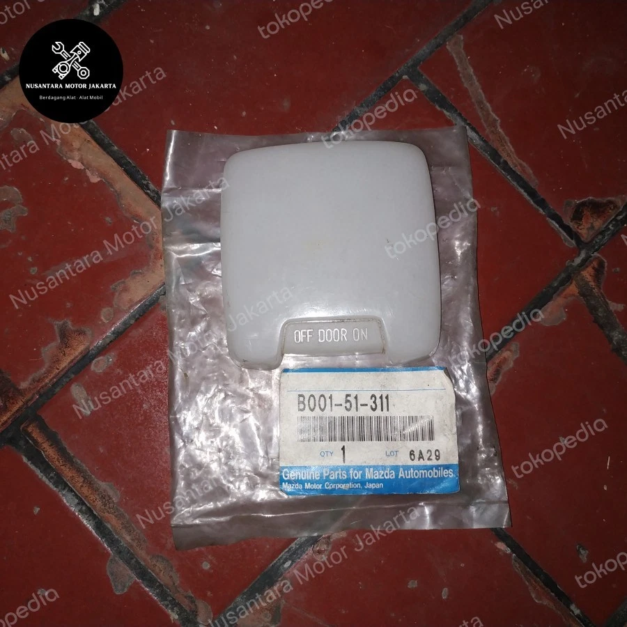 Cubierta de lente de lámpara de luz interior OEM compatible con Mazda 323 626 1982-1989 B001-51-311 Foto 1 de 1