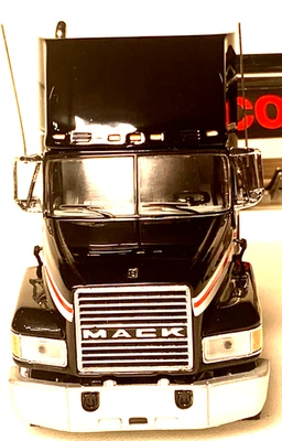 Franklin Mint Texaco Mack truck & Fuel tanker trailer scale 1:43 Inventory# 3524 - Image 1 of 4