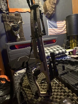 Crossbow - Image 1 of 4