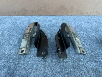 INFINITI Q50 Q60 2014-2024 OEM SUPORTES DE DOBRADIÇAS PARA CAPÔ ESQUERDO E DIREITO (PAR) - Imagem 1 de 4