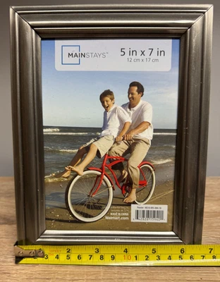 Mainstays 5x7 en marco plateado con vidrio  Foto 1 de 3