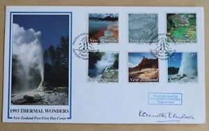 THERMAL WONDERS 1993 NEW ZEALAND FDC SIGNED BY TV BROADCASTER KENNETH KENDALL - Picture 1 of 2