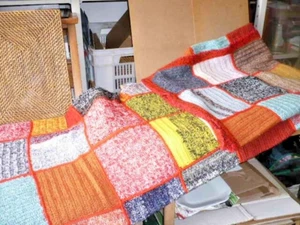 CASA COPRILETTO MATRIMONIALE COPERTA LANA CUCITA a MANO 220x180 ANNI 80 AFFARE! - Foto 1 di 7