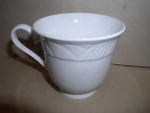 Lenox Snowdrift Cup(s) - Picture 1 of 1