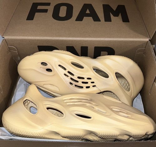 Yeezy Foam RNNR Desert Sand Taglia 10