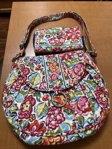 Vera Bradley Saddle Up Tasche mit verstellbarem Riemen. Hope Garden Print & Geldbörse - Bild 1 von 11