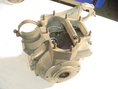 BSA A10R 650 1961 cajas de motor de cohete mitades a juego, buenas roscas, sin daños Foto 1 de 4