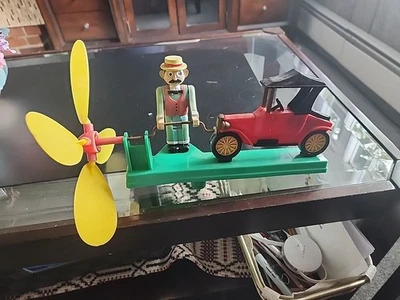 Línea de arte vintage Wirla Gig césped y jardín decoración hombre arranque coche modelo 5025 Foto 1 de 4