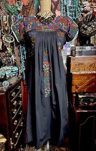 BEAUTIFUL MEXICAN OAXACA 1970s BLACK COTTON MULTI COLOR EMBROIDERY DRESS M/L - Picture 1 of 10