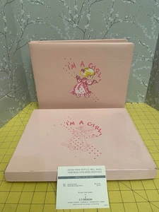 Vintage Mid Century CR Gibson Im A Girl rosa Andenken Album Baby Schallplatte Buch - Bild 1 von 11