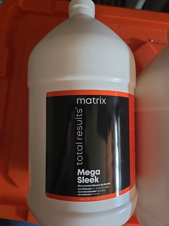 Matrix Total Results Mega Sleek Conditioner, Gallon - Image 1 of 1