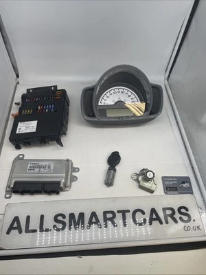SMART 451 SERRATURE UNITÀ ECU & SAM 1.0 MHD CABRIO A4515405947 BENZINA 09 75k MIGLIA - Immagine 1 di 4