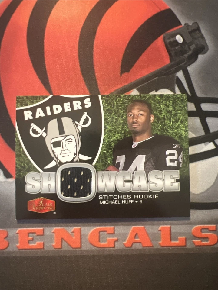 2006 Flair Showcase Stitches Rookie Michael Huff #SHS-MH RAIDERS RC - Image 1 of 2