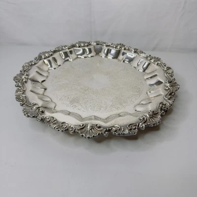 Antigua bandeja para servir plateada adornada floral grabado borde festoneado Foto 1 de 4