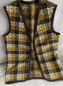 Welsh Tapestry Sleeveless Jacket Unisex To Wear Or Fabric Reclamation - Picture 1 of 4
