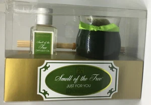 Aromatique Smell Of The Tree Geschenkset. 2,5 Oz Kerze und 1,5 Oz Öl mit Schilf - Bild 1 von 1