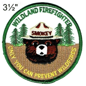 OFFIZIELLER SMOKEY BEAR Aufnäher Bügelbild bestickt Wildland Feuerwehr Junge Mädchen NEU - Bild 1 von 1