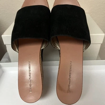 Sandalias de cuña Diane von Furstenberg de gamuza negra - Talla 10M EE. UU. Foto 1 de 4