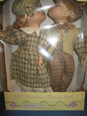 Muñecas besadoras de porcelana vintage victorianas de 14" coleccionables niña y niño nuevas en caja Foto 1 de 4