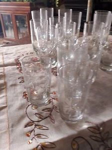 N. 18 Bicchieri Vintage Di 3 Dimensioni - Foto 1 di 8