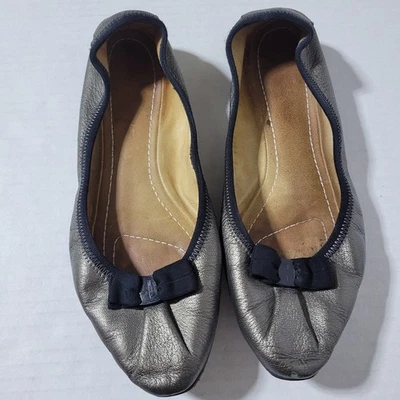 Ballet plano Salvatore Ferragamo My Joy bronce cuero negro arco Varina 8,5 Foto 1 de 4