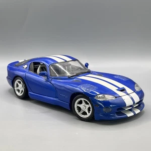Maisto 1/18 Scale Dodge Viper GTS Blue 31832 Diecast Model Boxed with Plinth - Picture 1 of 10