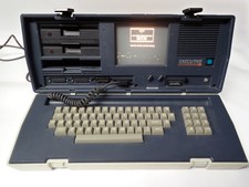 VINTAGE OSBORNE EXECUTIVE OCC 2 PORTABLE COMPUTER, BOOTS UP AND RUNS!!!!