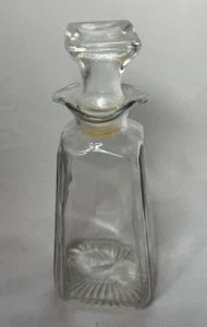 Vintage Glass Oil or Vinegar Cruet / Decanter with Stopper - Picture 1 of 4