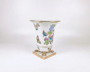 HEREND, QUEEN VICTORIA (VBO) CLAWFOOT PLANTER, HANDPAINTED PORCELAIN ! (J334) - Picture 1 of 11