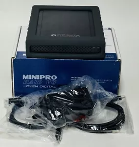 Oyen Digital Minipro Raid V4 robusto raid portatile USB-C (10 Gbps) - Foto 1 di 10